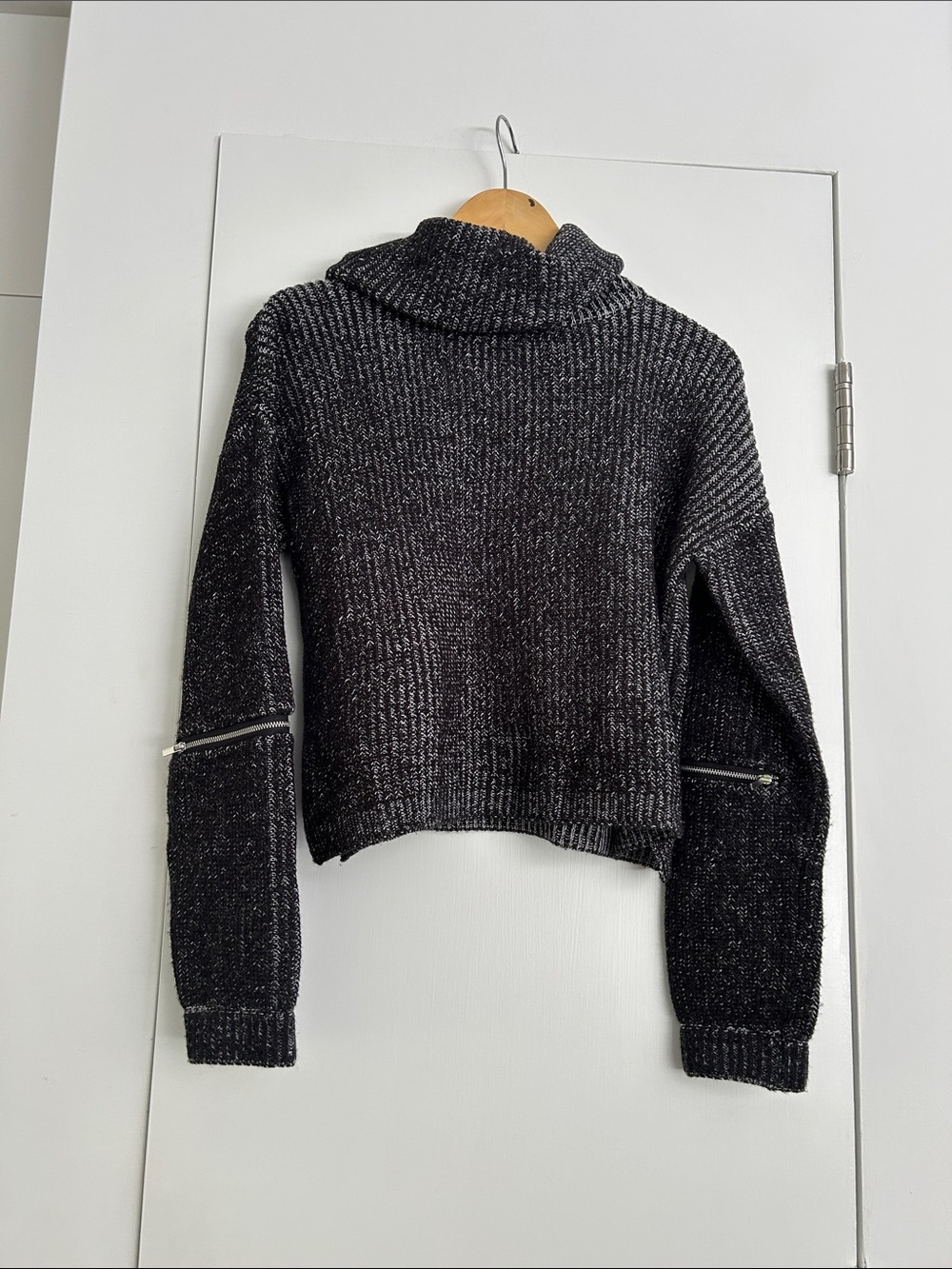 Willow & Clay Black and Silver Marled Turtleneck/Cowl Neck Sweater. Size M